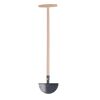 Rasenkantenstecher mit Holzstiel