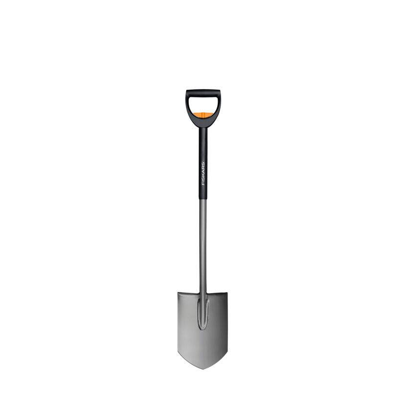 Spaten von Fiskars auf weißem Hintergrund