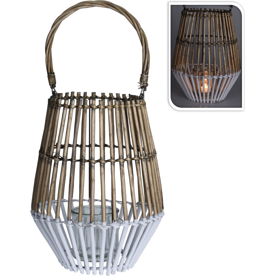 Laterne aus Rattan mit Henkel und Glaseinsatz.