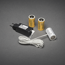 Netzadapter mit drei Batterien und Kabel