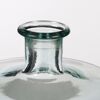 Nahaufnahme des Flaschenhalses einer Glasflasche