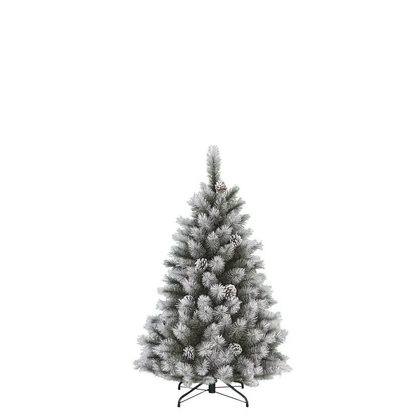 Beschneiter Weihnachtsbaum mit Zapfen