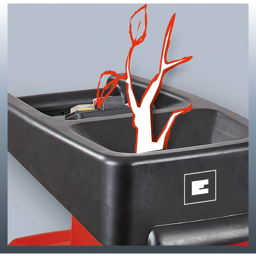 Einfülltrichter für Gartenabfälle beim E-Leisehäcksler GC-RS 2845 CB