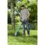 Person verwendet GARDENA Trimmer SmallCut 350.