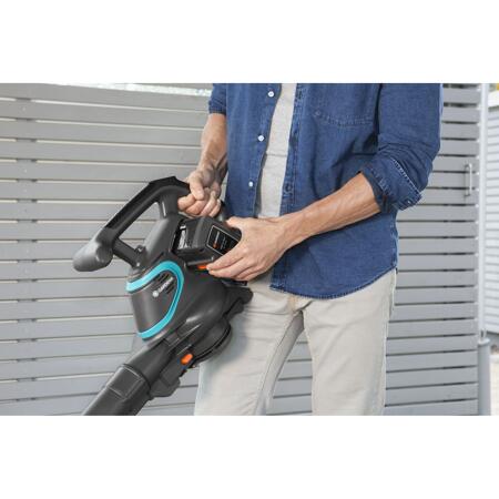 11. Bild von Akku-Laubbläser/Laubsauger 'PowerJet 40-Li' mit Akku und Ladegerät