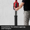 Person bringt Schutzköcher an der Akku-Heckenschere GE-CH 36/65 an