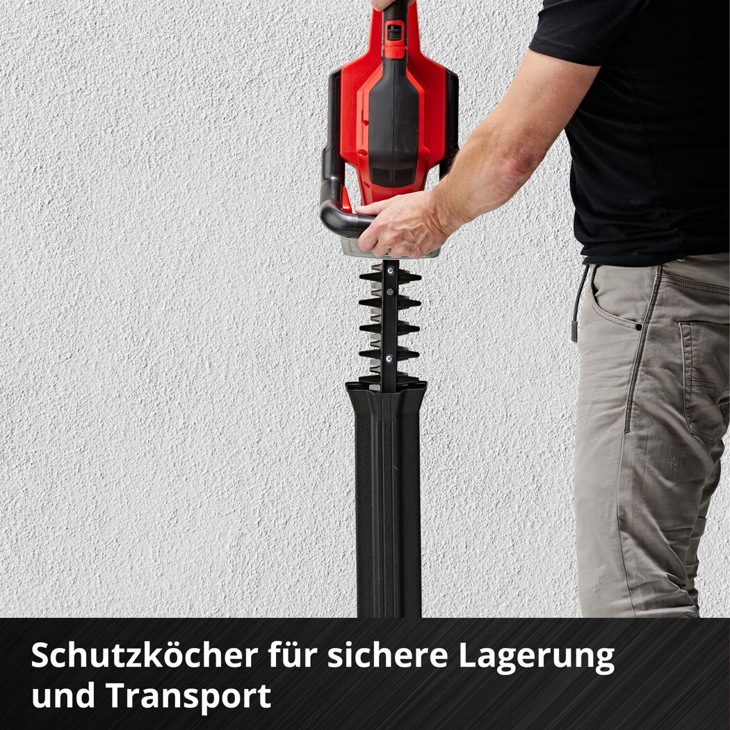 Person bringt Schutzköcher an der Akku-Heckenschere GE-CH 36/65 an