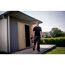 Person mit Akku-Rasentrimmer RTD 18 LTX BL