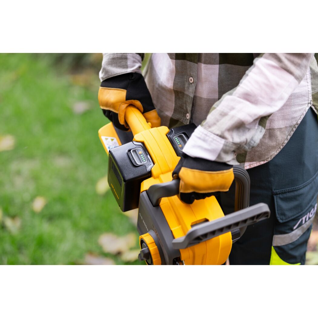 Akku-Kettensäge 'CS 300e' 1000 W 26,5 cm mit 2 x 4 Ah Akku