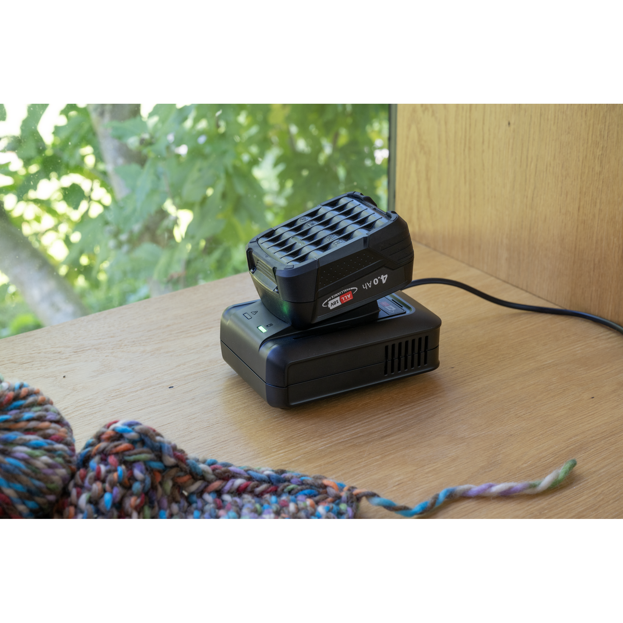 Akku-Starter-Set 'Power For All' Ladegerät und Akku 18 V 4 Ah