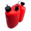 Zwei rote Benzinkanister, 3 Liter und 5 Liter.