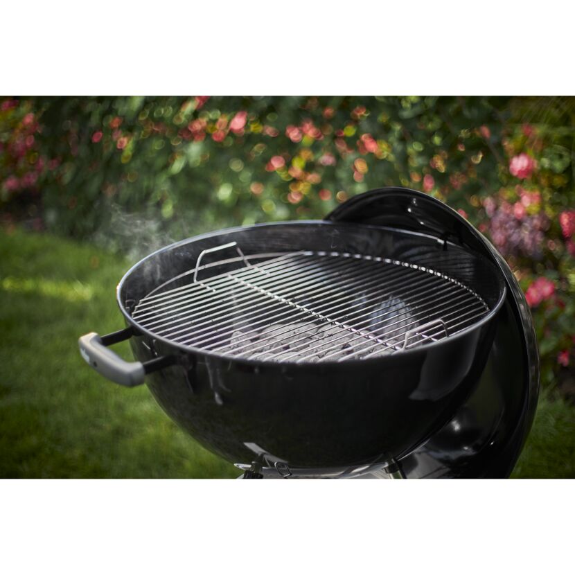 Schwarzer Holzkohlegrill Classic Kettle 57