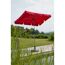 Roter Sonnenschirm Locarno auf Holzboden