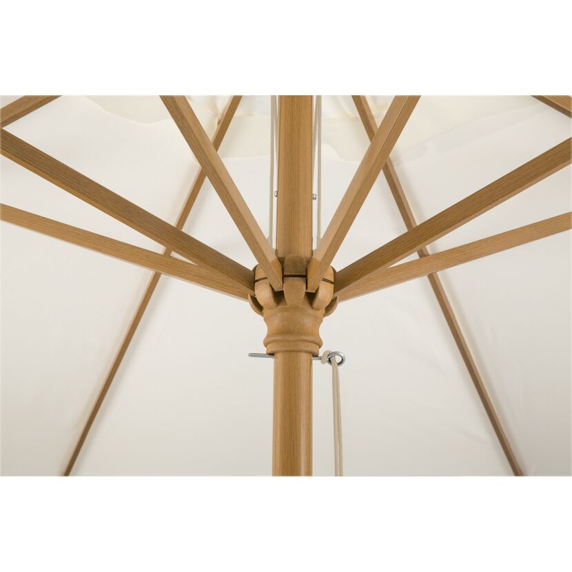 Holzkonstruktion eines Sonnenschirms