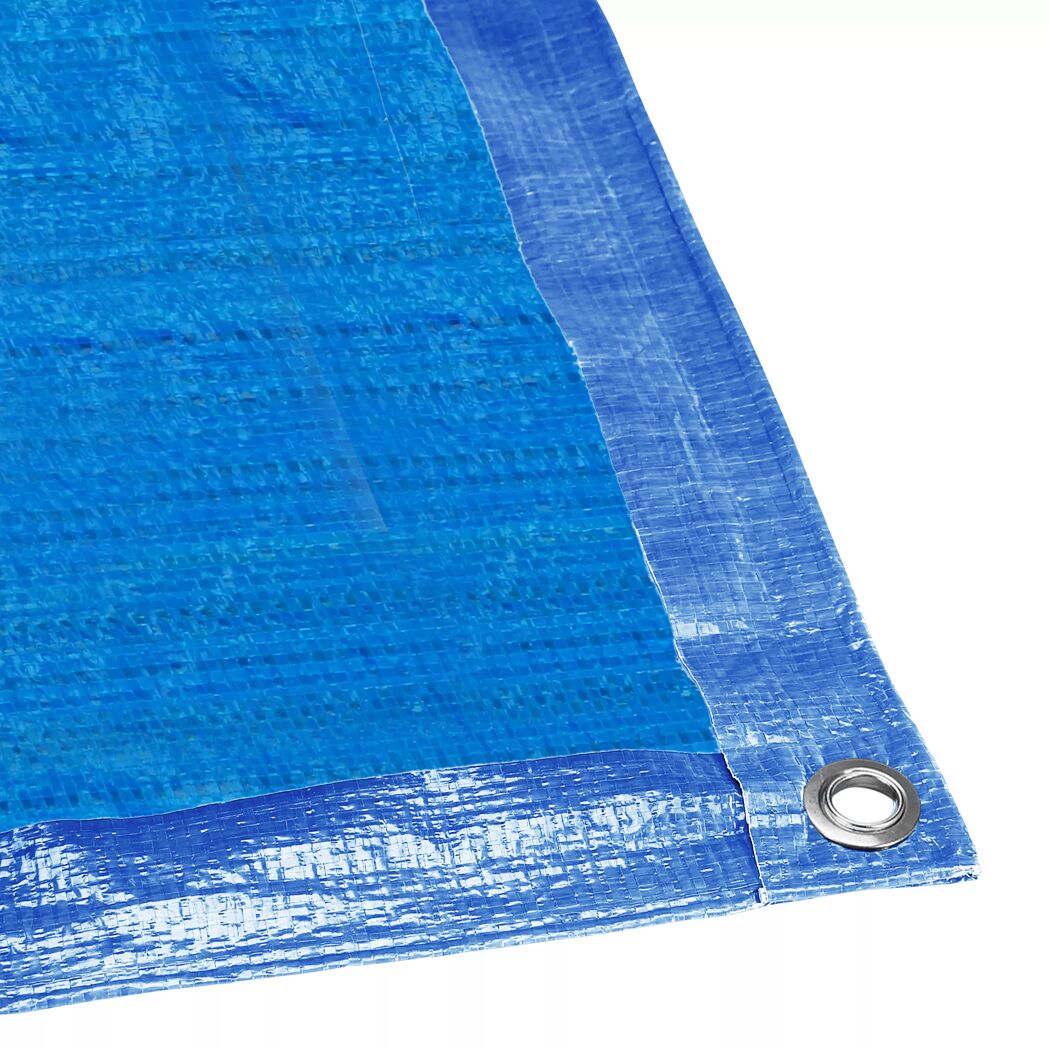 Blaue Abdeckplane mit Öse