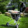 Rösle No.1 Air F60 Grill mit Grillgut im Garten