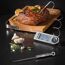 Kerntemperaturmesser im gebratenen Fleisch
