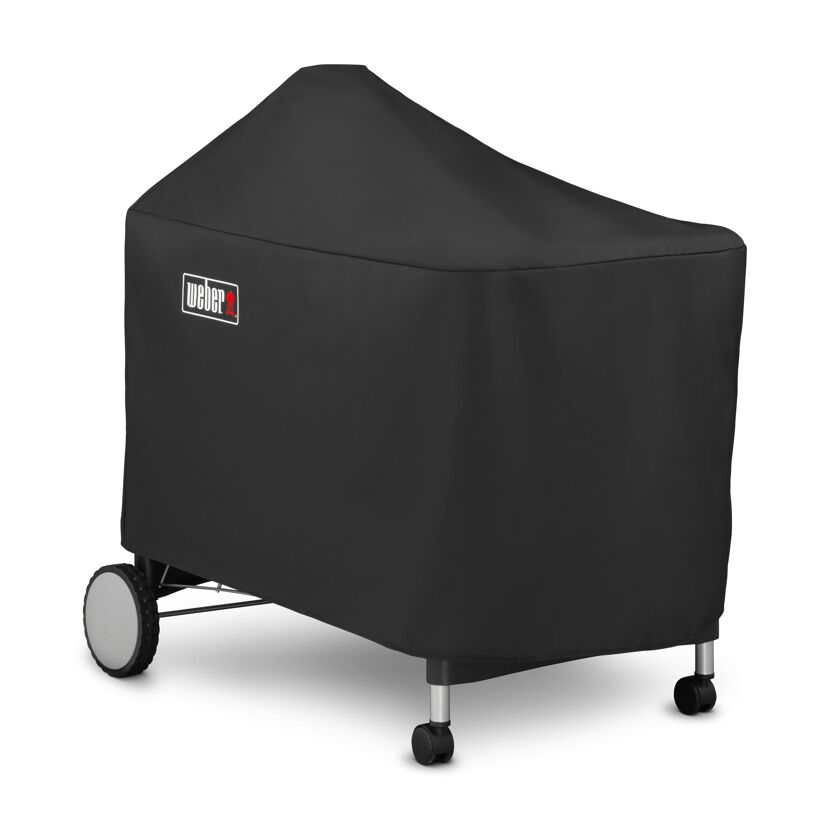Schwarze Weber Grillabdeckung für einen Grill mit Rollen.