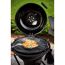 Wok mit Gemüse auf einem Grill