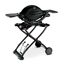 Schwarzer Weber Q1200 Gasgrill mit ausgeklapptem Rollwagen.