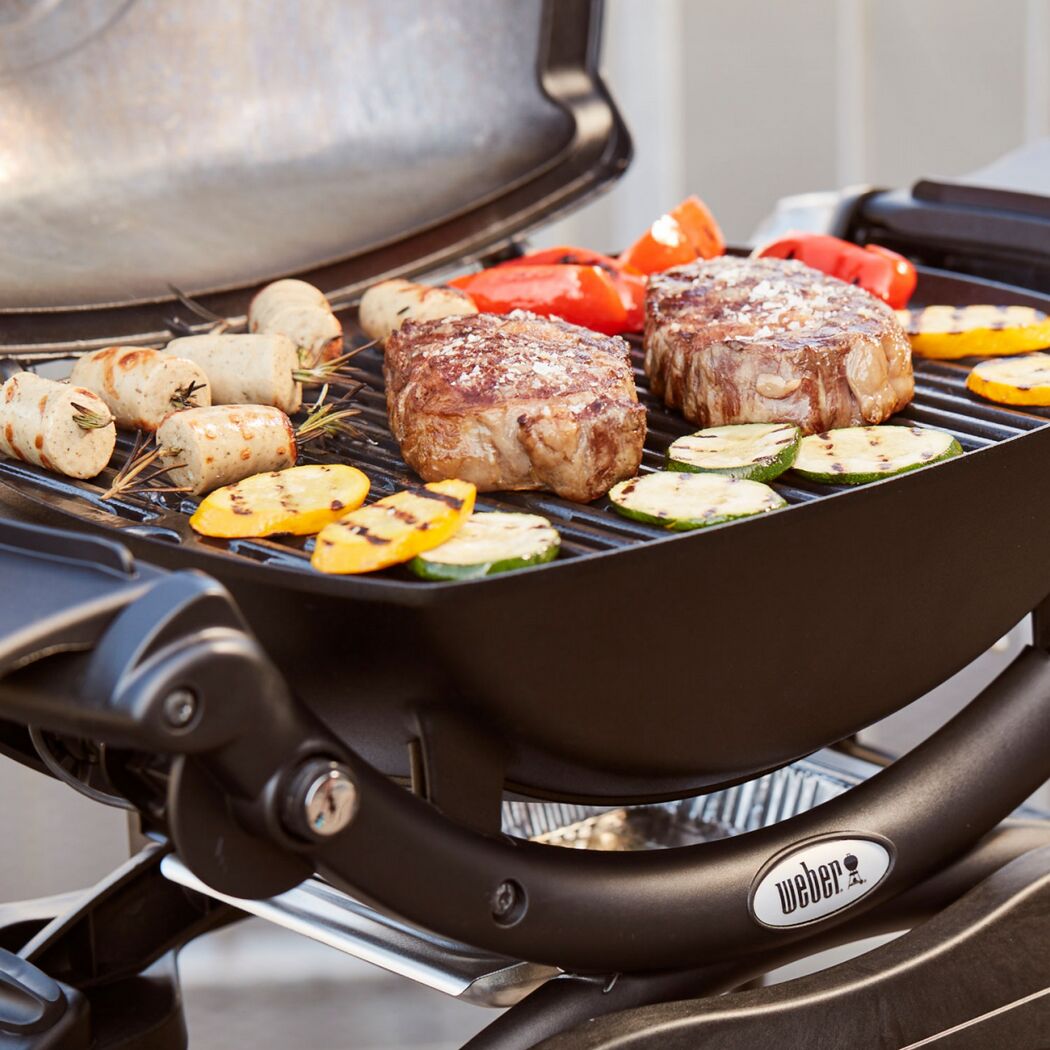Gasgrill 'Q 1200' schwarz 104 x 120 x 60 cm