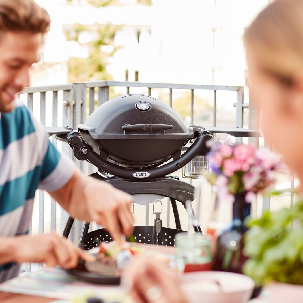 Gasgrill 'Q 1200' schwarz 104 x 120 x 60 cm