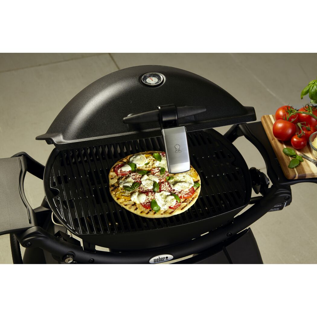Flammkuchen auf einem Weber Grill