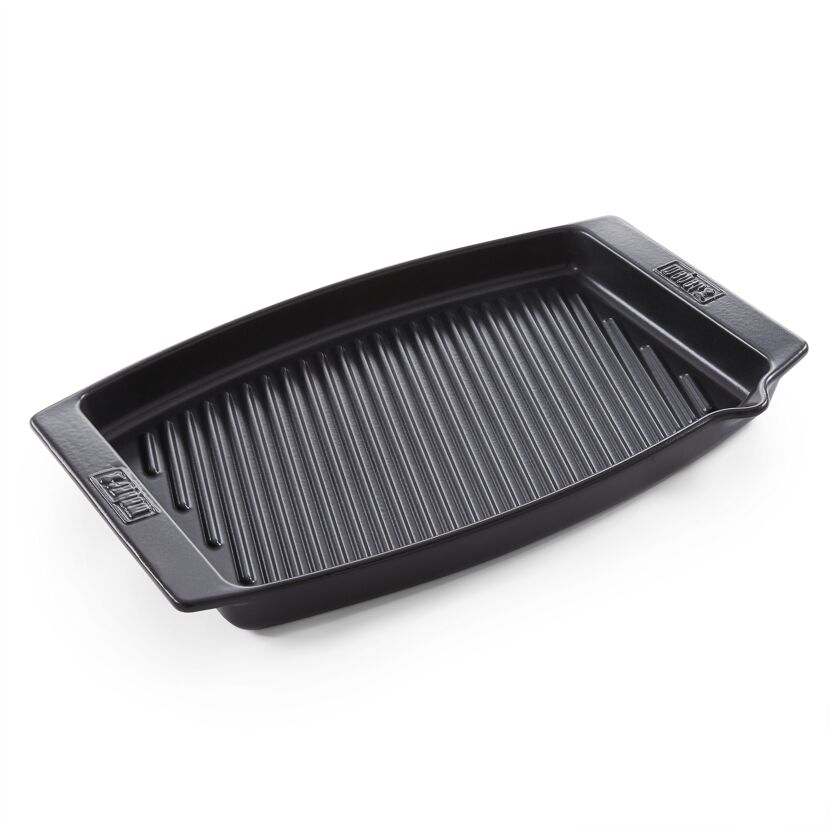 Schwarze Grillpfanne der Marke Weber