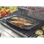 Zwei Fische in einer Grillpfanne