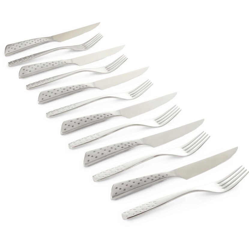 Sechs Steakmesser und sechs Gabeln