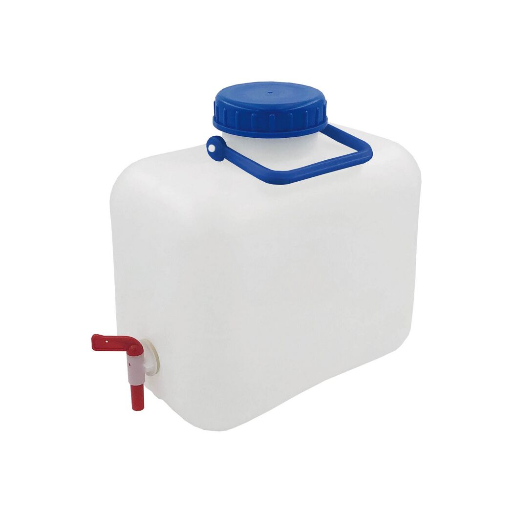 Weißer Wasserkanister mit blauem Deckel und rotem Hahn.