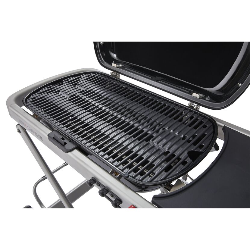 Geöffneter Weber Traveler Gasgrill