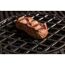 Steak auf dem Grillrost des Spirit E-330 Classic