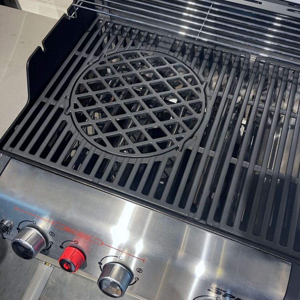 Gasgrill Spirit E-325S GBS mit Gusseisenrost