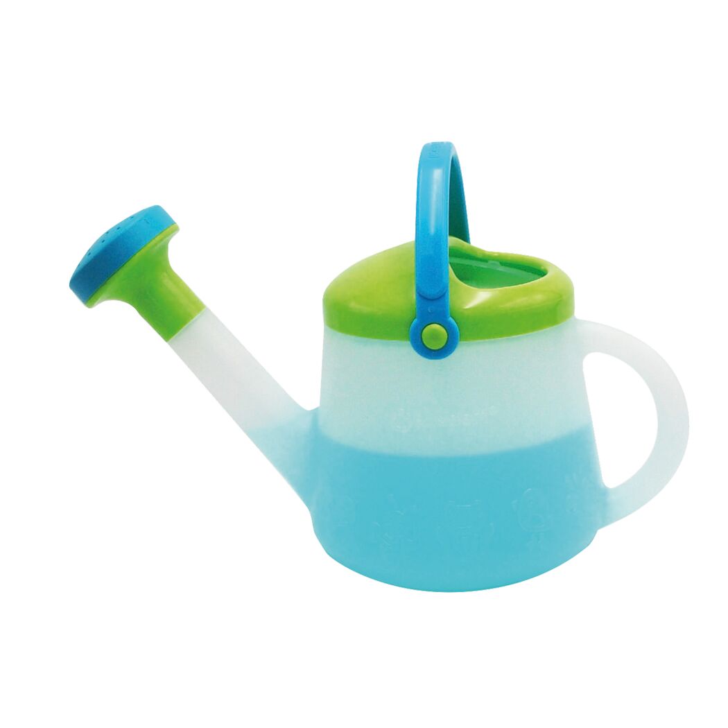 Grüne und blaue Gießkanne mit Wasser gefüllt