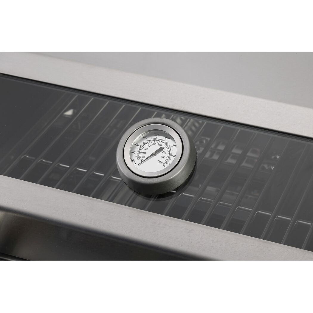 Analoges Thermometer am Gasgrill