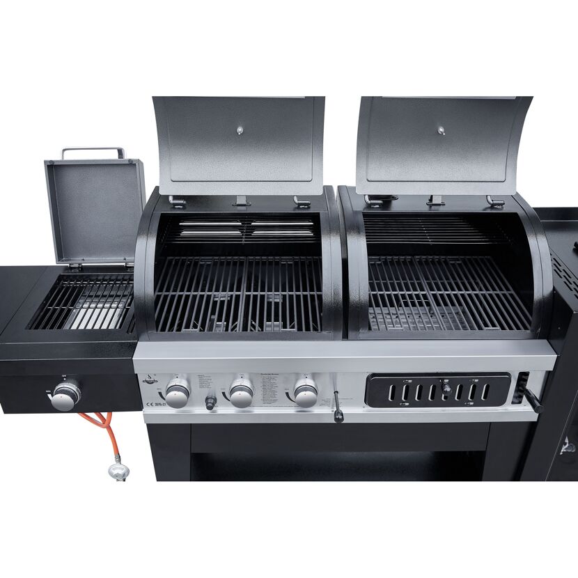 Gasgrill mit geöffnetem Deckel