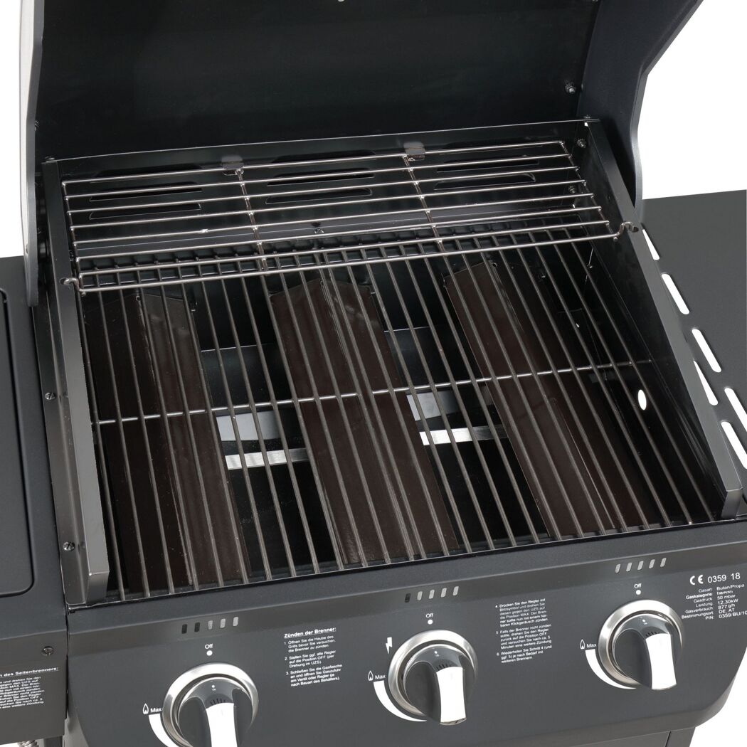 Gasgrill mit geöffnetem Deckel