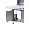 Gasgrill mit geöffneter Tür