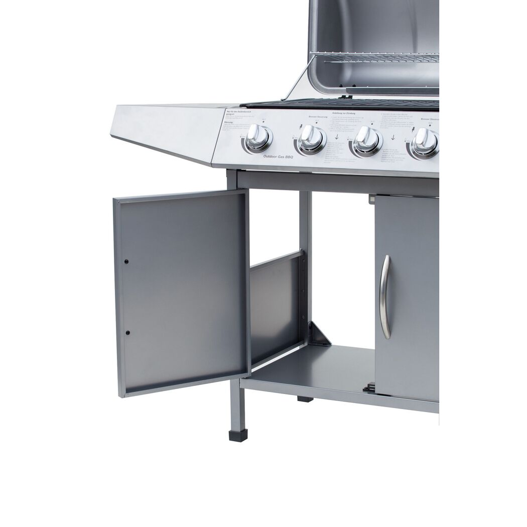 Gasgrill mit geöffneter Tür