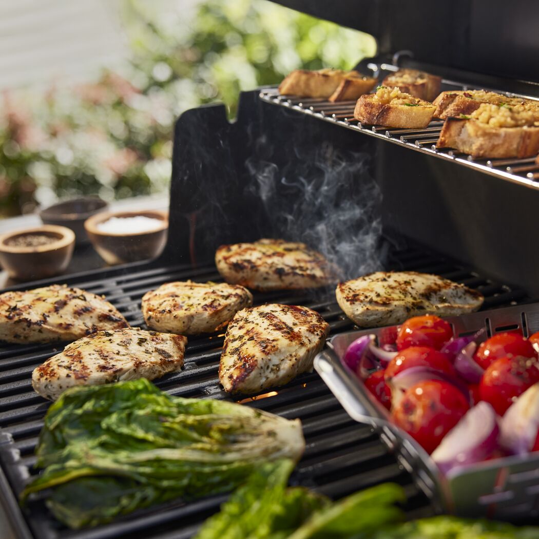 Gasgrill 'Genesis E-415' schwarz