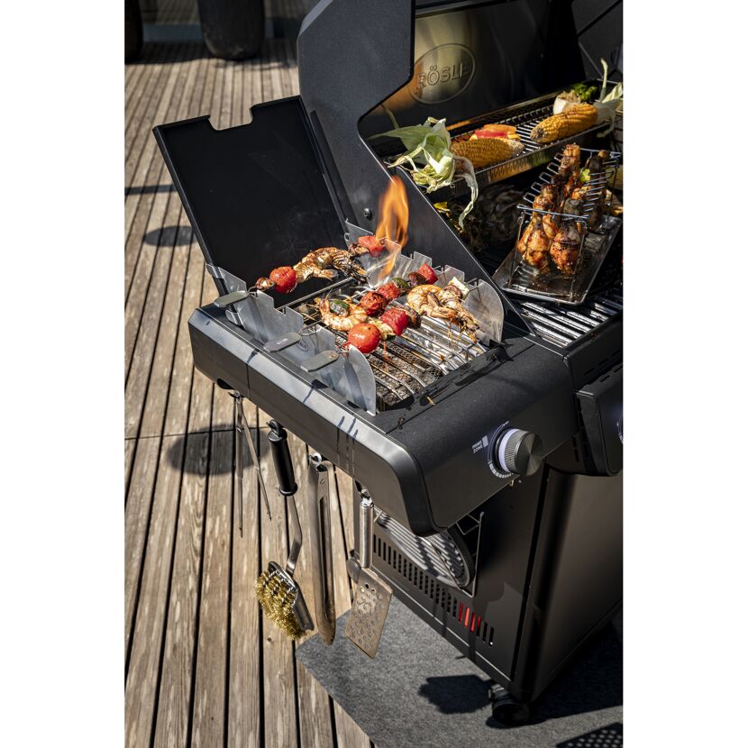 Gasgrill 'Allflame Hero 4' schwarz 138 x 118 x 61 cm