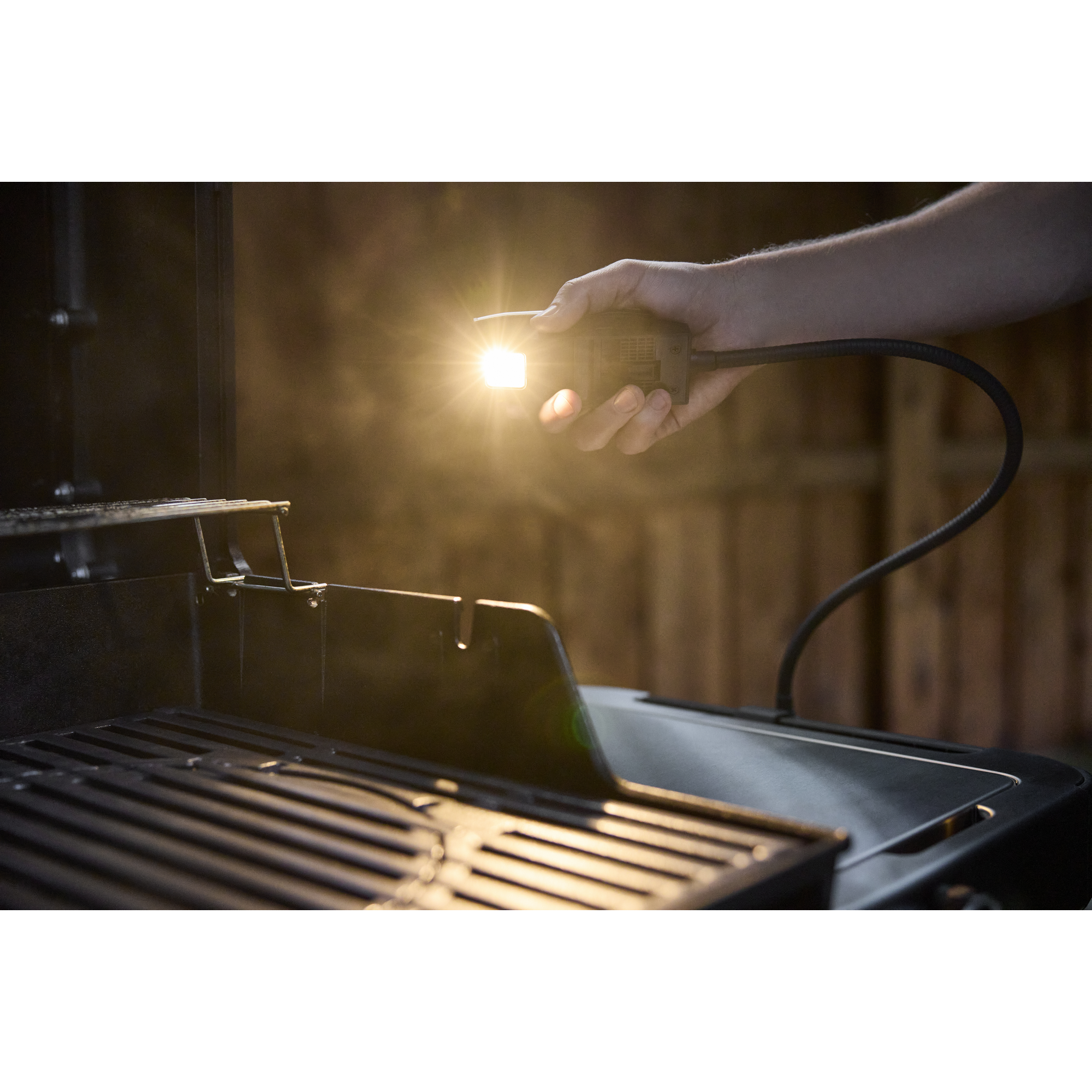 LED-Grillleuchte einhängbar