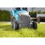Person mäht Rasen mit GARDENA PowerMax 1400/34 Rasenmäher