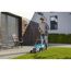 Person mäht Rasen mit GARDENA PowerMax 1400/34.