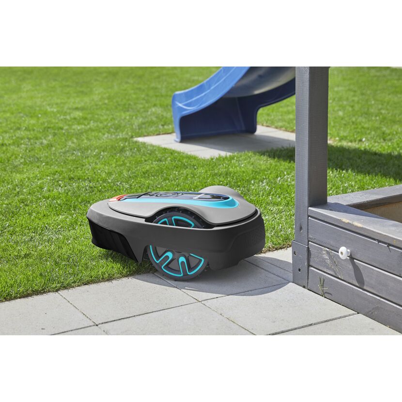 Mähroboter SILENO city 400 auf Rasenfläche