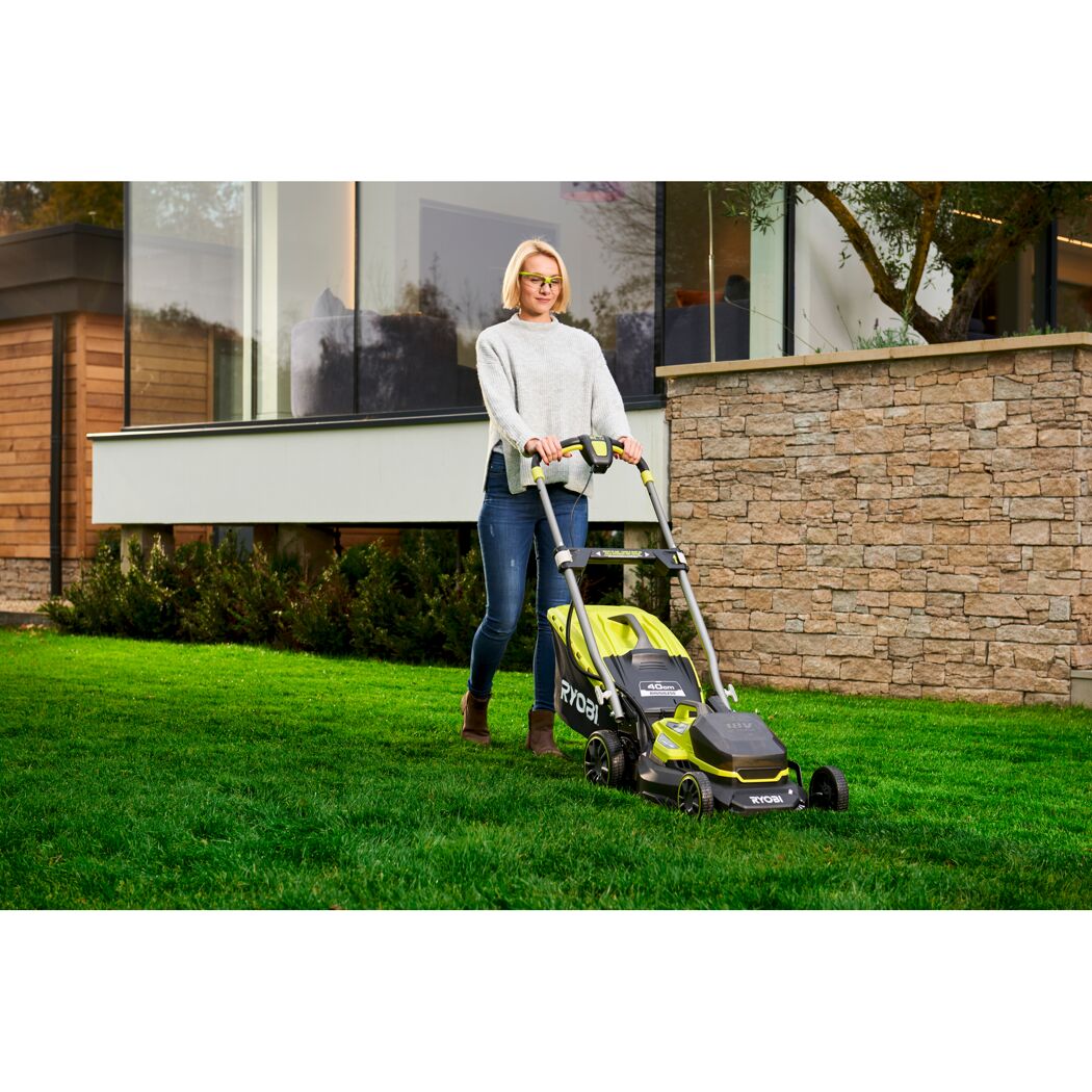 Akku-Rasenmäher 'RY18LMX40A-240' 2 x 18 V mit 2 x 18 V Akkus, bis 700 m²