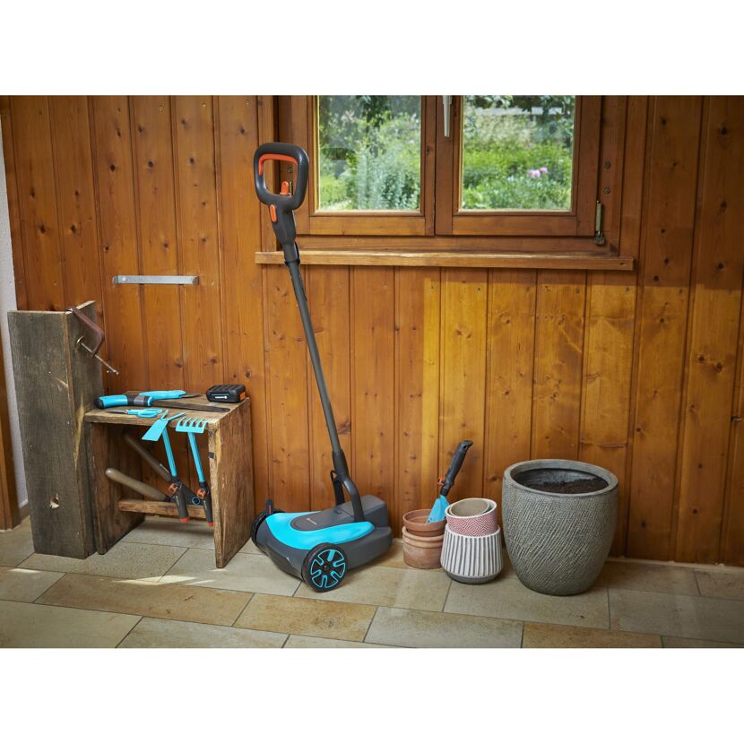 Akku-Rasenmäher HandyMower und Gartengeräte