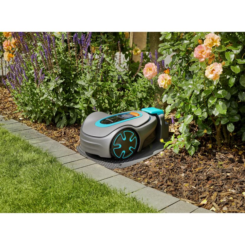 Mähroboter SILENO minimo auf Rasenfläche