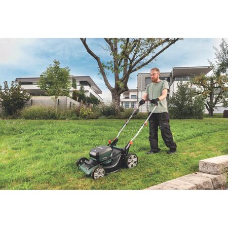 4. Bild von Akku-Rasenmäher 'RM 36-18 LTX BL 46' 800 m² mit 2 x 18 V Akkus, bis 800 m²